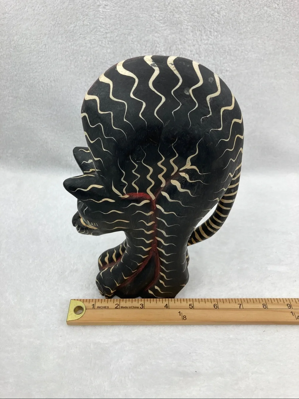 VTG Indonesian Wood Carved Folk Art Scaredy Cat Sculpture 10”
